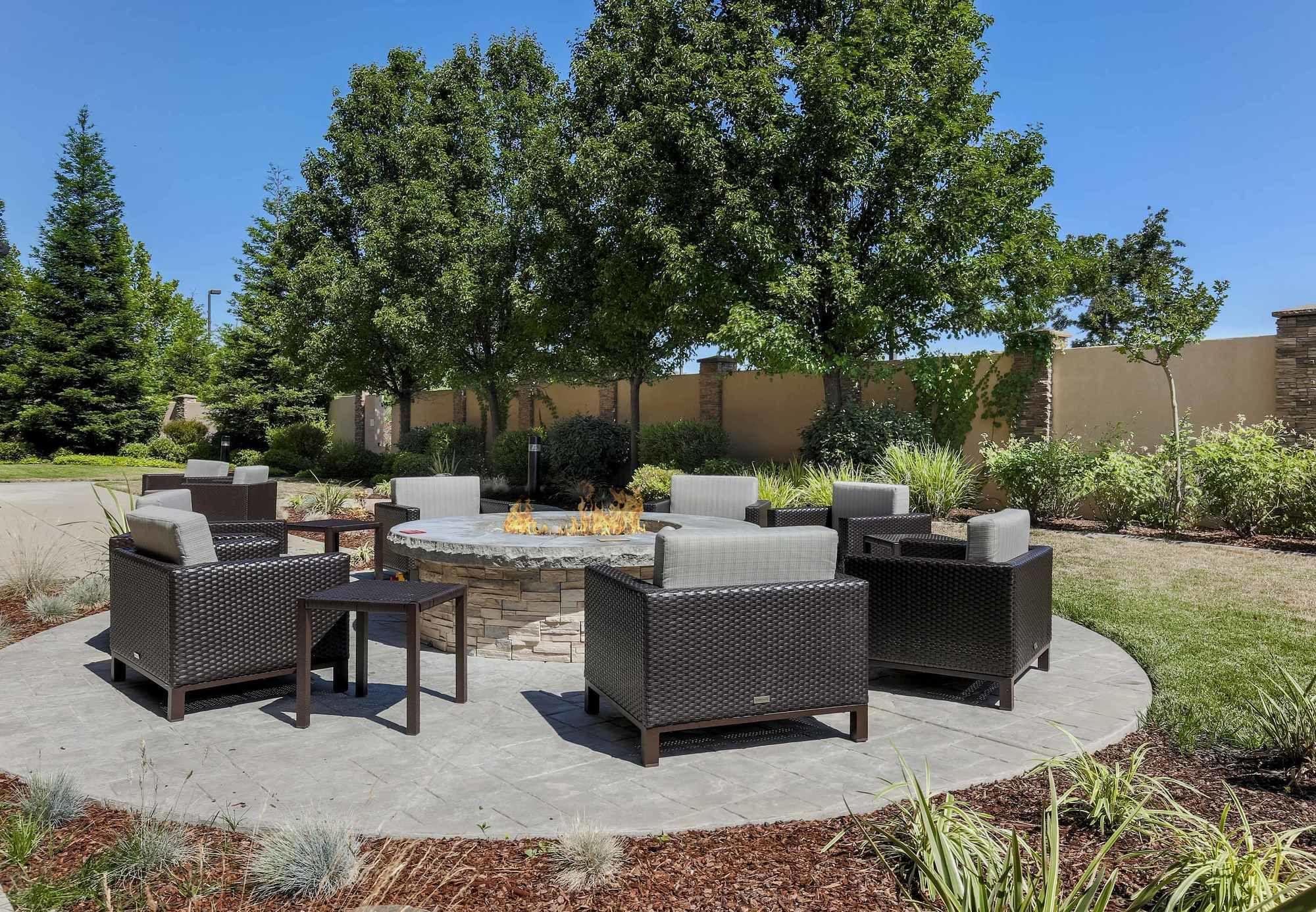 Courtyard By Marriott Roseville Galleria Mall/Creekside Ridge Drive Экстерьер фото