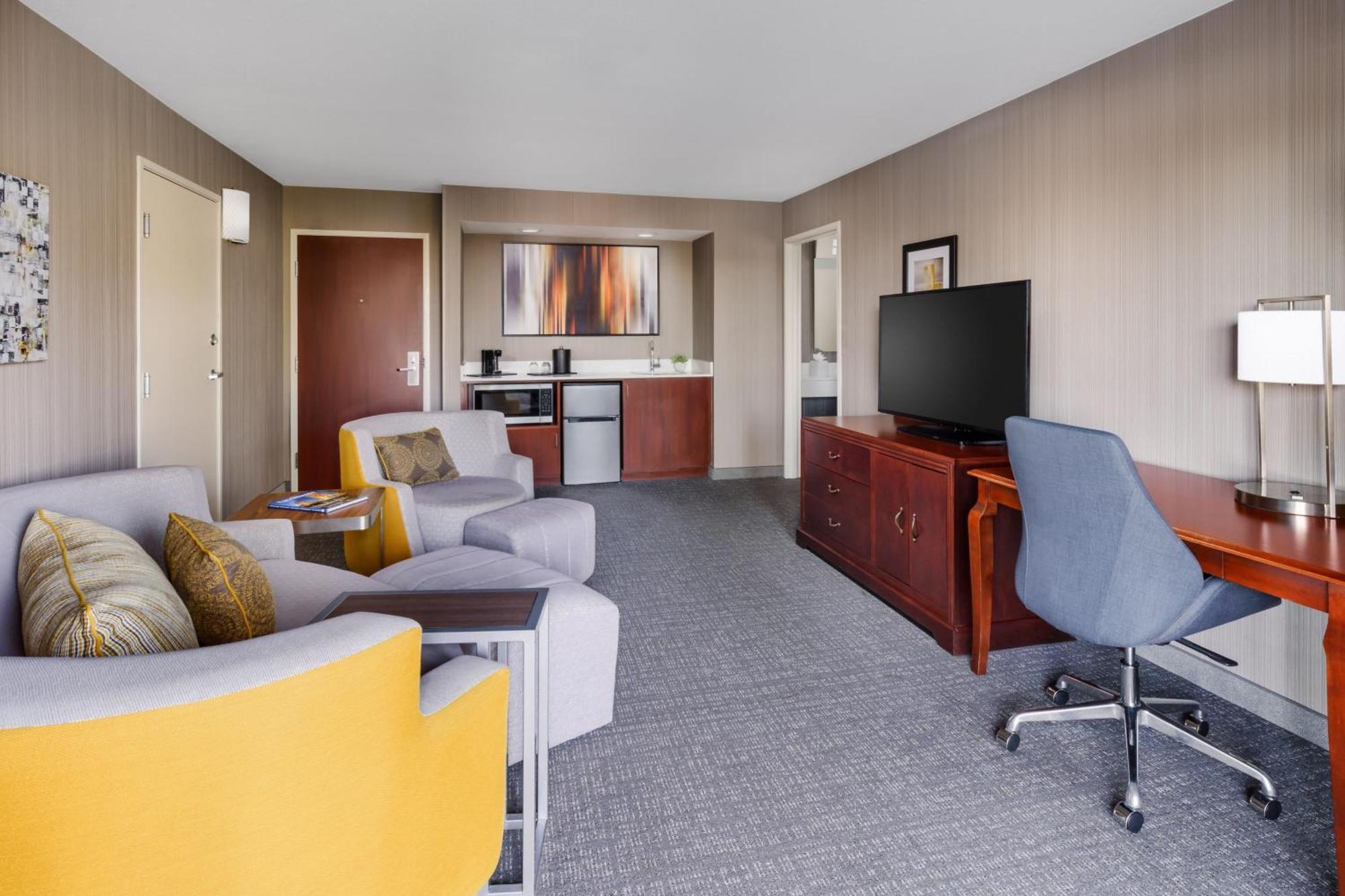 Courtyard By Marriott Roseville Galleria Mall/Creekside Ridge Drive Экстерьер фото