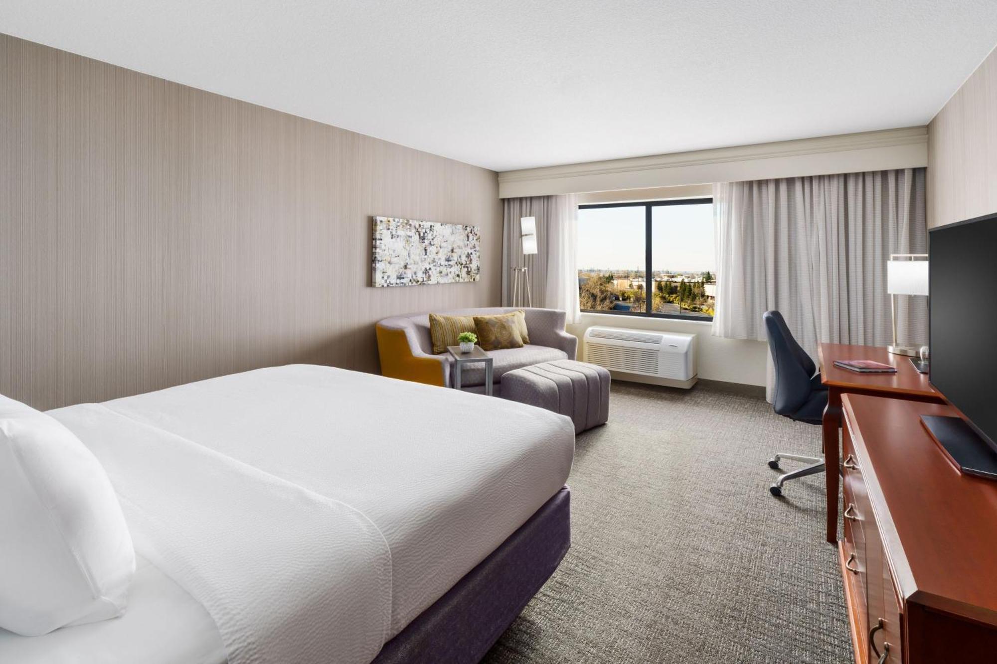 Courtyard By Marriott Roseville Galleria Mall/Creekside Ridge Drive Экстерьер фото