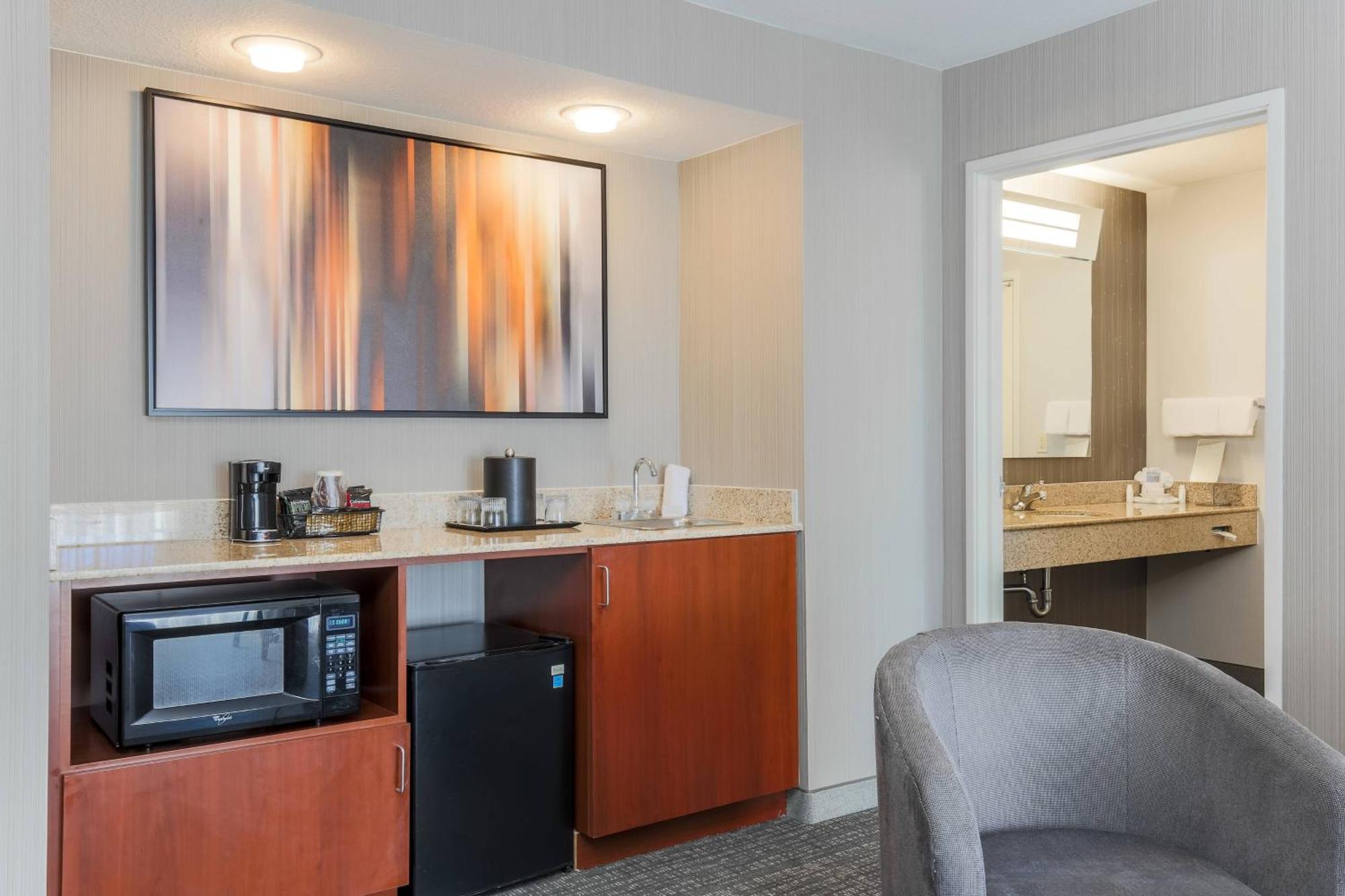 Courtyard By Marriott Roseville Galleria Mall/Creekside Ridge Drive Экстерьер фото